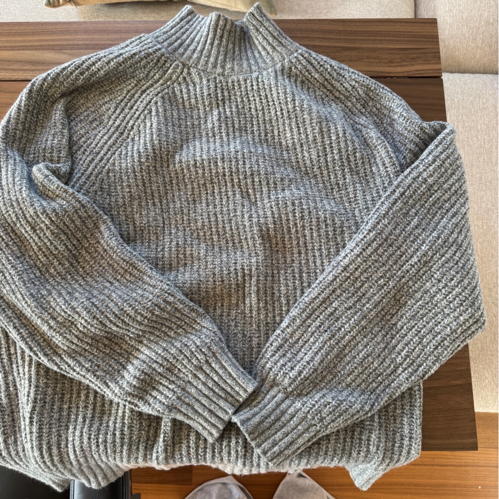 Abercrombie & Fitch Gray Mock Neck Sweater